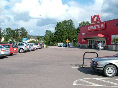 Neben dem Konsum der zweite gro&szlig;e Supermarkt.