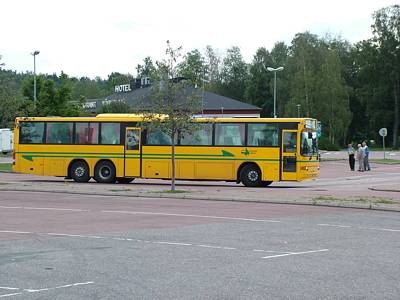 Der &Uuml;berlandbus trifft ein.