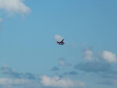 Das Flugzeug ist auf dem Ullvettern gestartet.