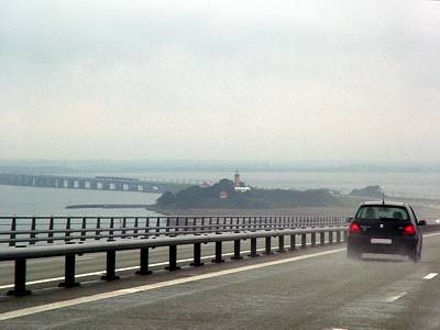 Die Insel Sprogö und die westliche Balkenbrücke.